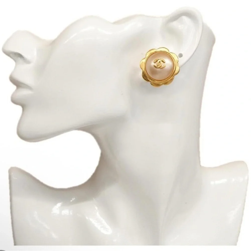 Vintage Chanel Clip On Earrings